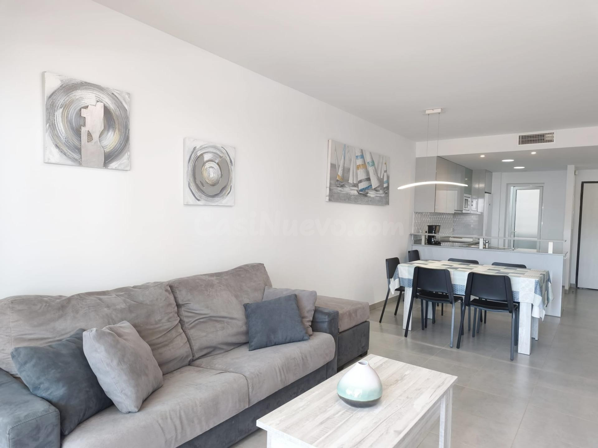 AMPLIO APARTAMENTO DE 3 DORMITORIOS A 600 METROS DE LA PLAYA