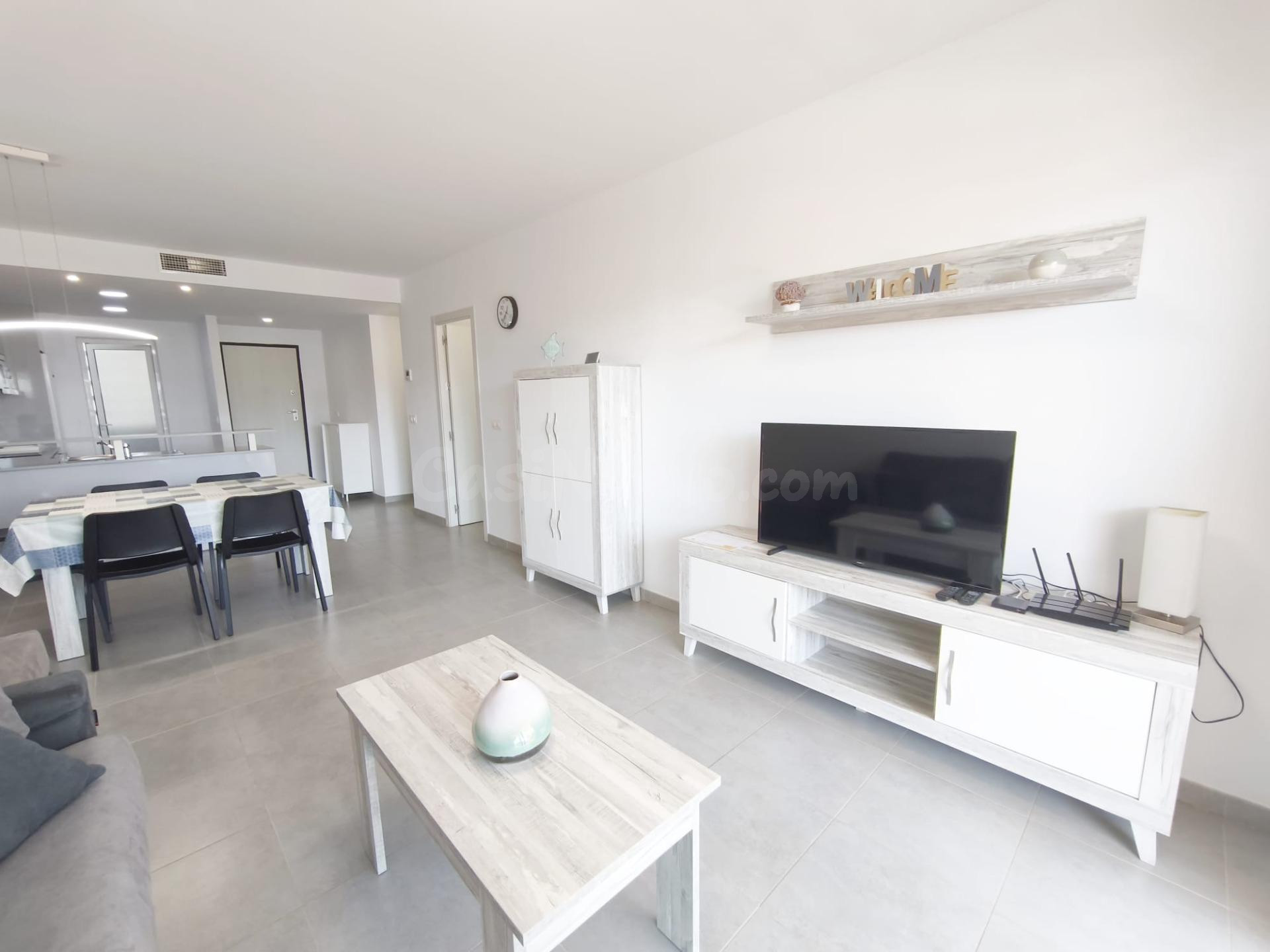 AMPLIO APARTAMENTO DE 3 DORMITORIOS A 600 METROS DE LA PLAYA - foto 2