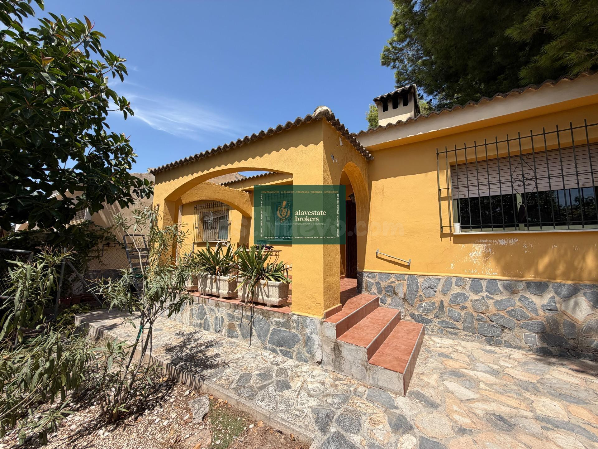 CHALET ADOSADO EN SAN VICENTE