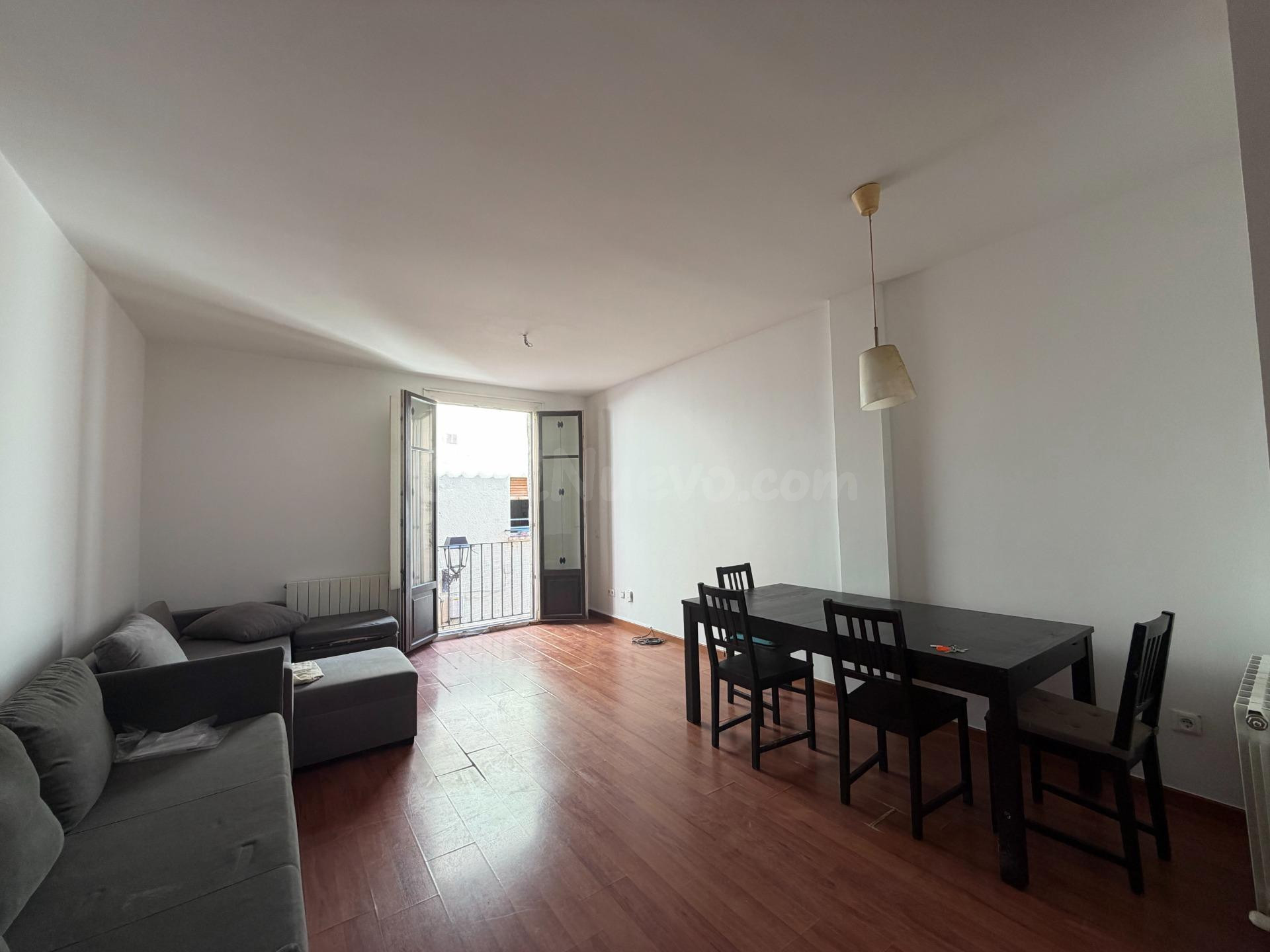 Vive en el corazón de Castelló d’Empúries: piso listo para e - foto 5