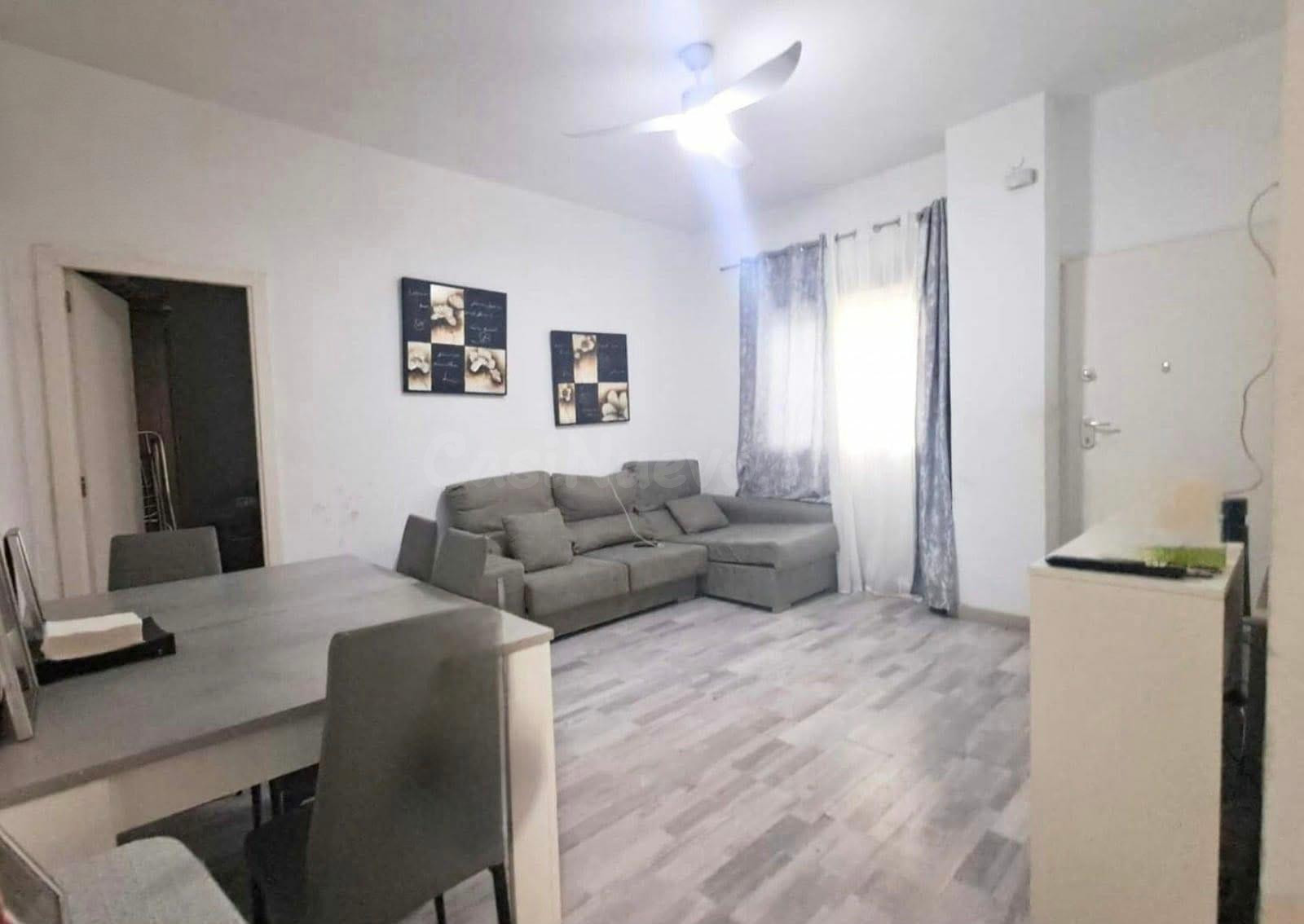 BONITO APARTAMENTO EN PLANTA BAJA A TAN SOLO 50M DEL MAR EN 
