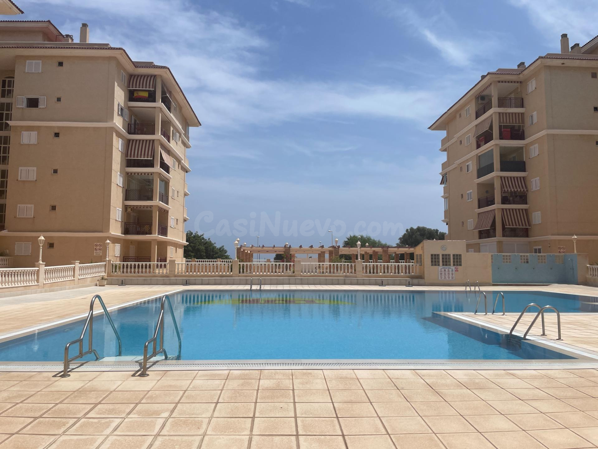 Amplio apartamento con gran terraza a pocos pasos de la Playa de La Mata