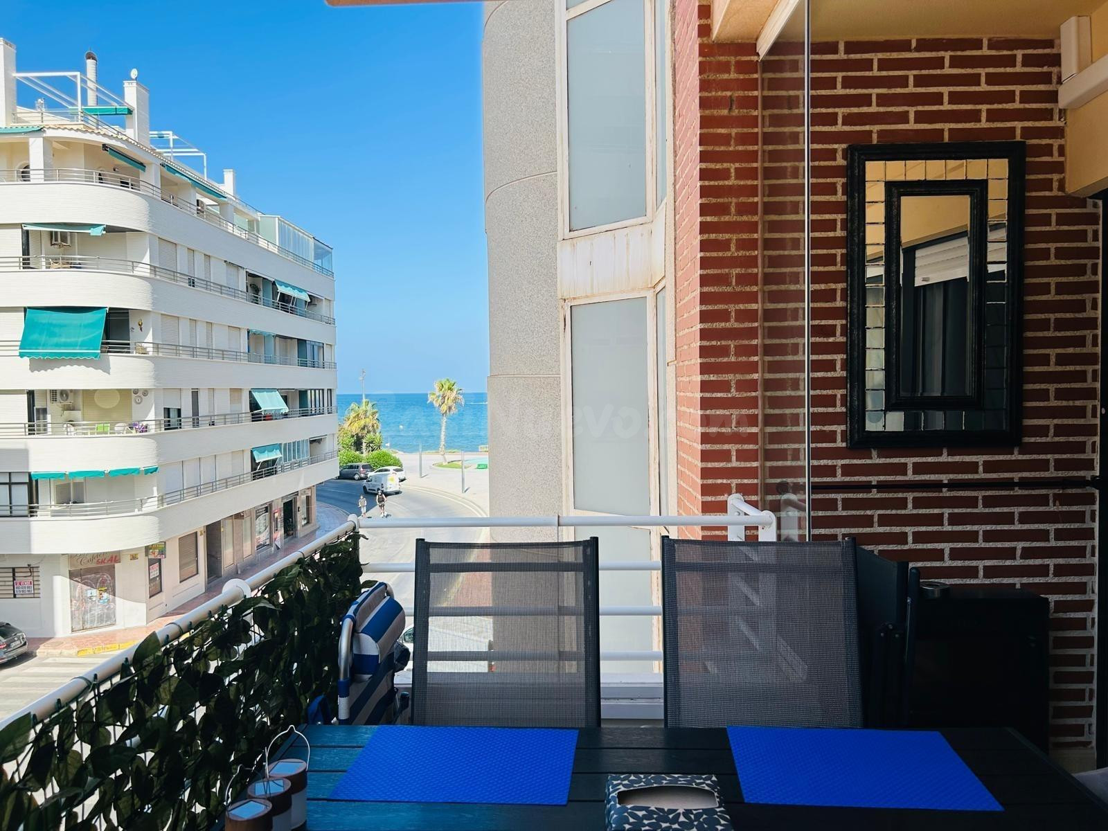Apartamento reformado con vistas al mar y licencia turística en Playa del Cura