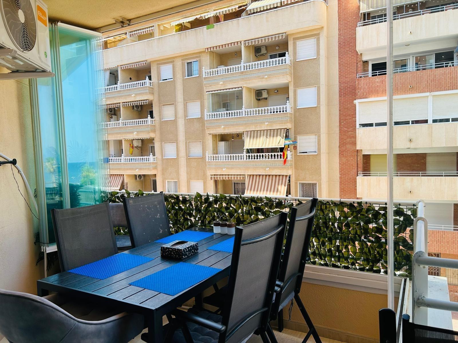 Apartamento reformado con vistas al mar y licencia turística - foto 2
