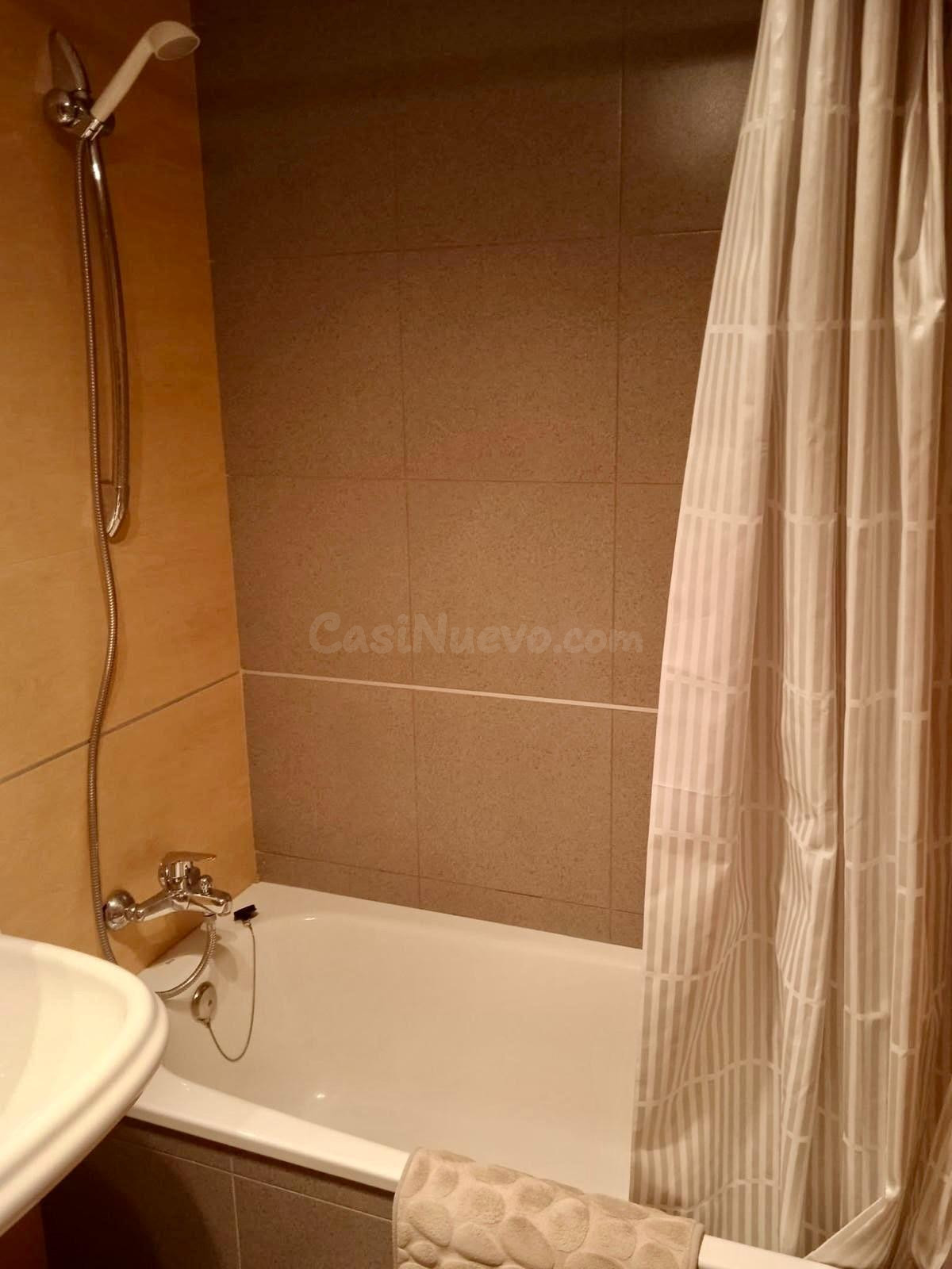 Apartamento con terraza y piscina junto al Golf de Playa Ser - foto 27