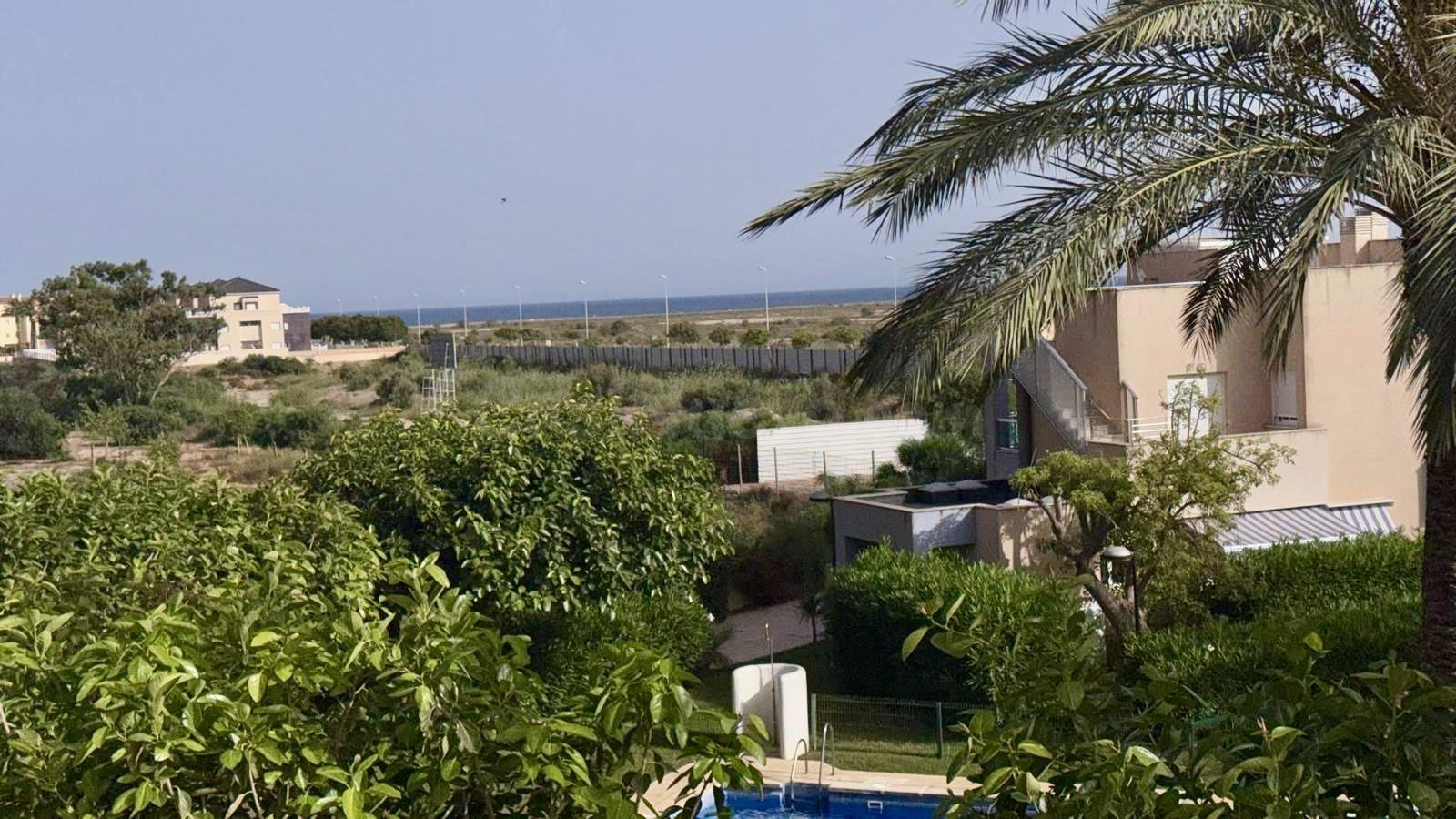 Apartamento con terraza y piscina junto al Golf de Playa Ser - foto 40