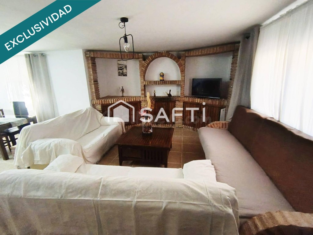 Chalet independiente en Cobisa con 8 dormitorios, piscina y  - foto 3