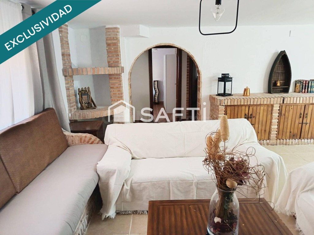 Chalet independiente en Cobisa con 8 dormitorios, piscina y  - foto 5