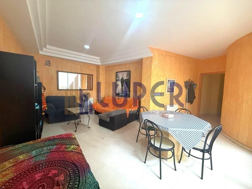 UNA habitación DISPONIBLE PARA ESTUDIANTES, CERCA DE LA UNIVERSIDAD
