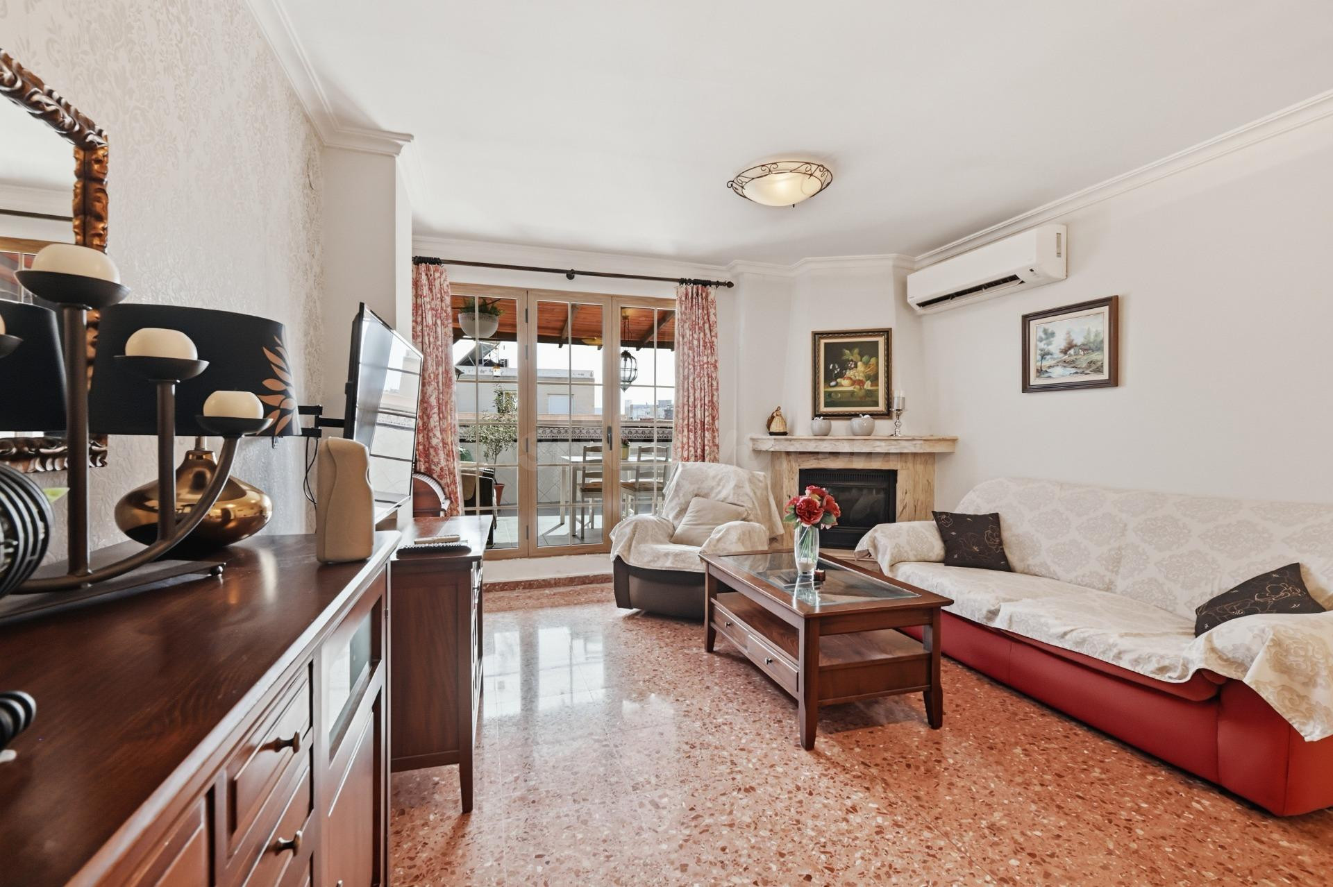 Ático de 141 m2 con espectacular terraza, garaje y trastero en Benifaió