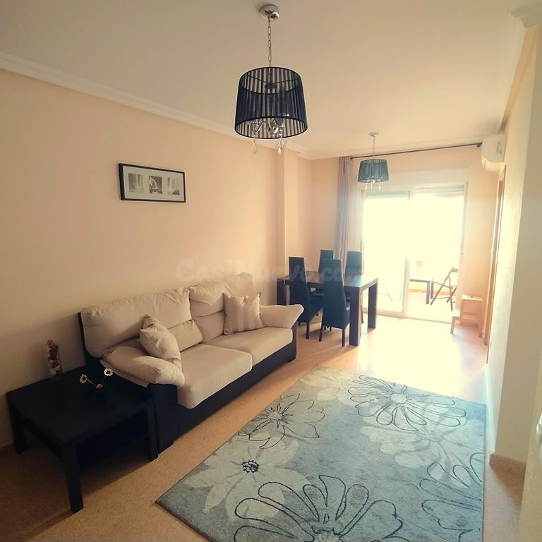 Piso de esquina en el centro de Torrevieja – ¡a solo 400 m del Paseo Marítimo!