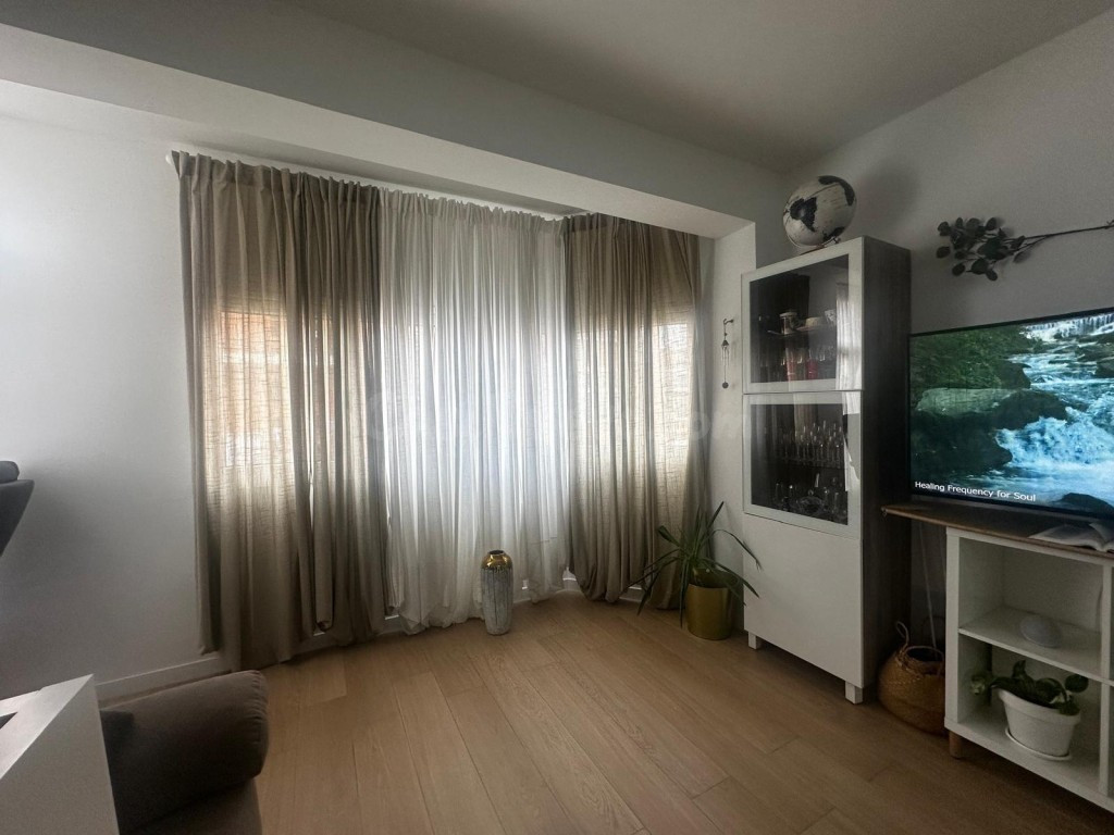 Alquiler de habitación en piso reformado de 89 m2 | 3 dormitorios | Totalmente amueblado | Schamann