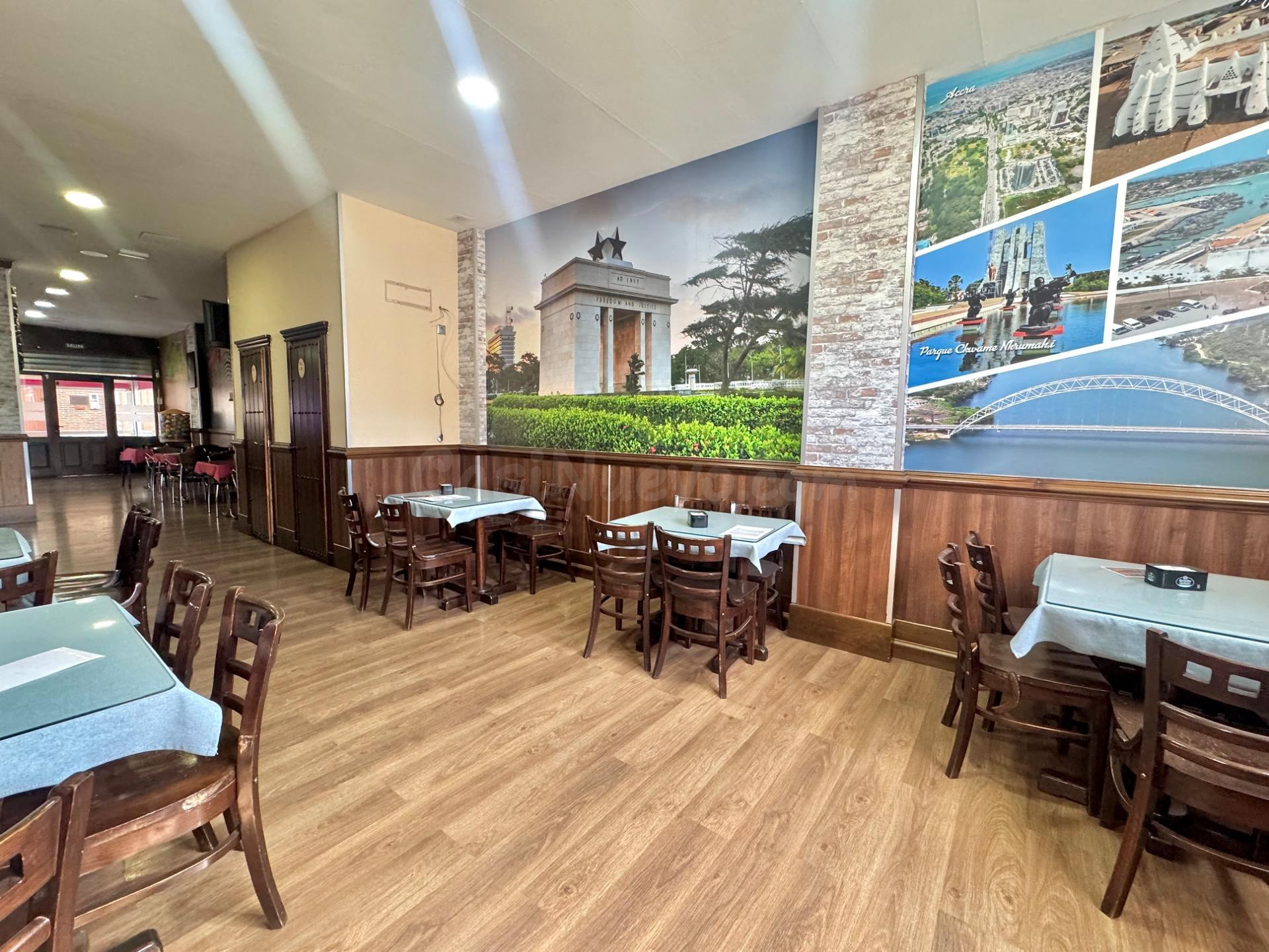 Local en venta en el centro de Armilla con terraza y múltipl - foto 2