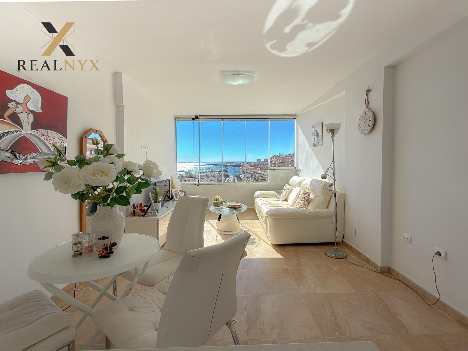Primerísima Linea! Estupendo apartamento listo para entrar a - foto 3