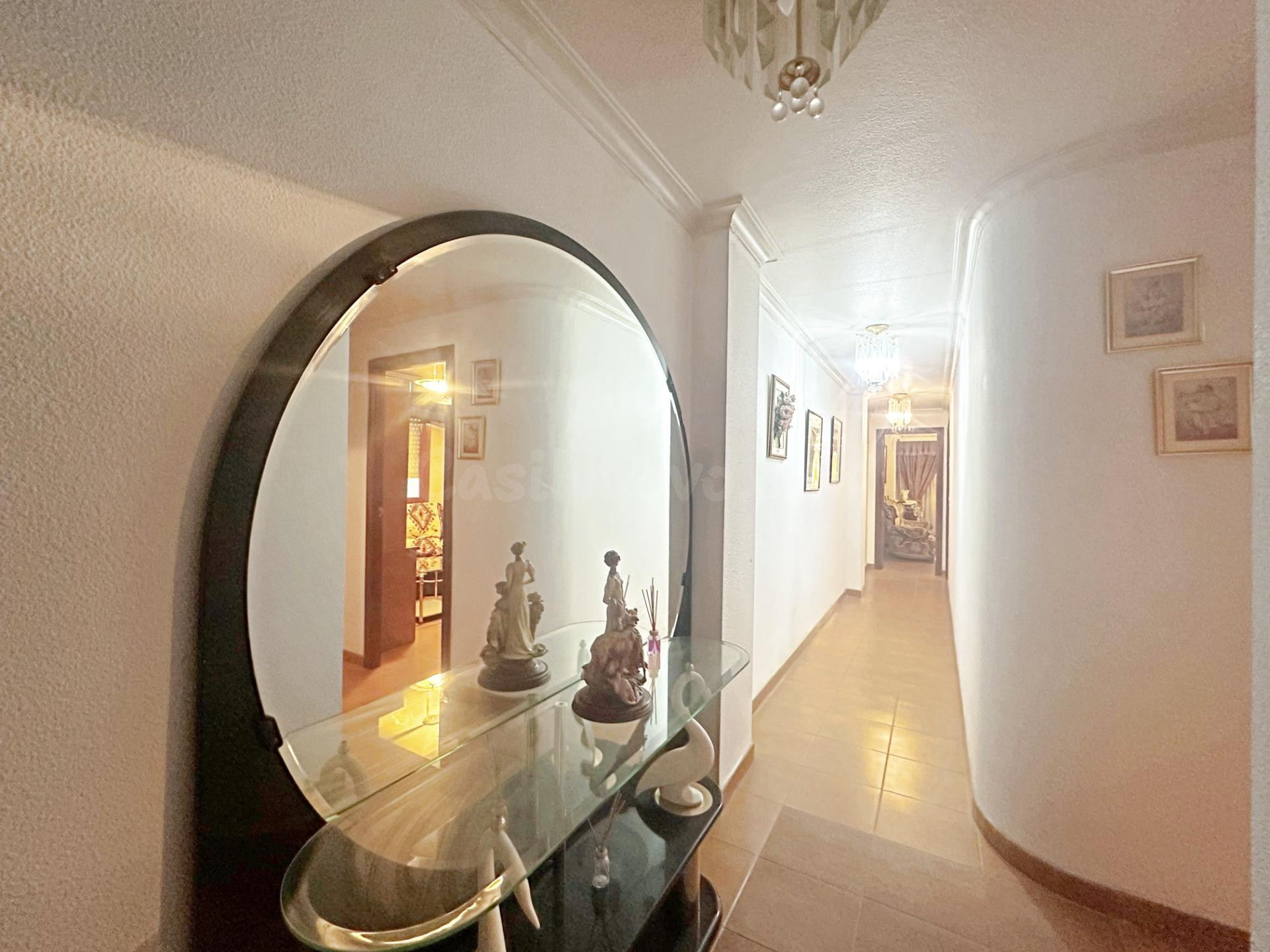 Apartamento con garaje a 300 m del mar - foto 2