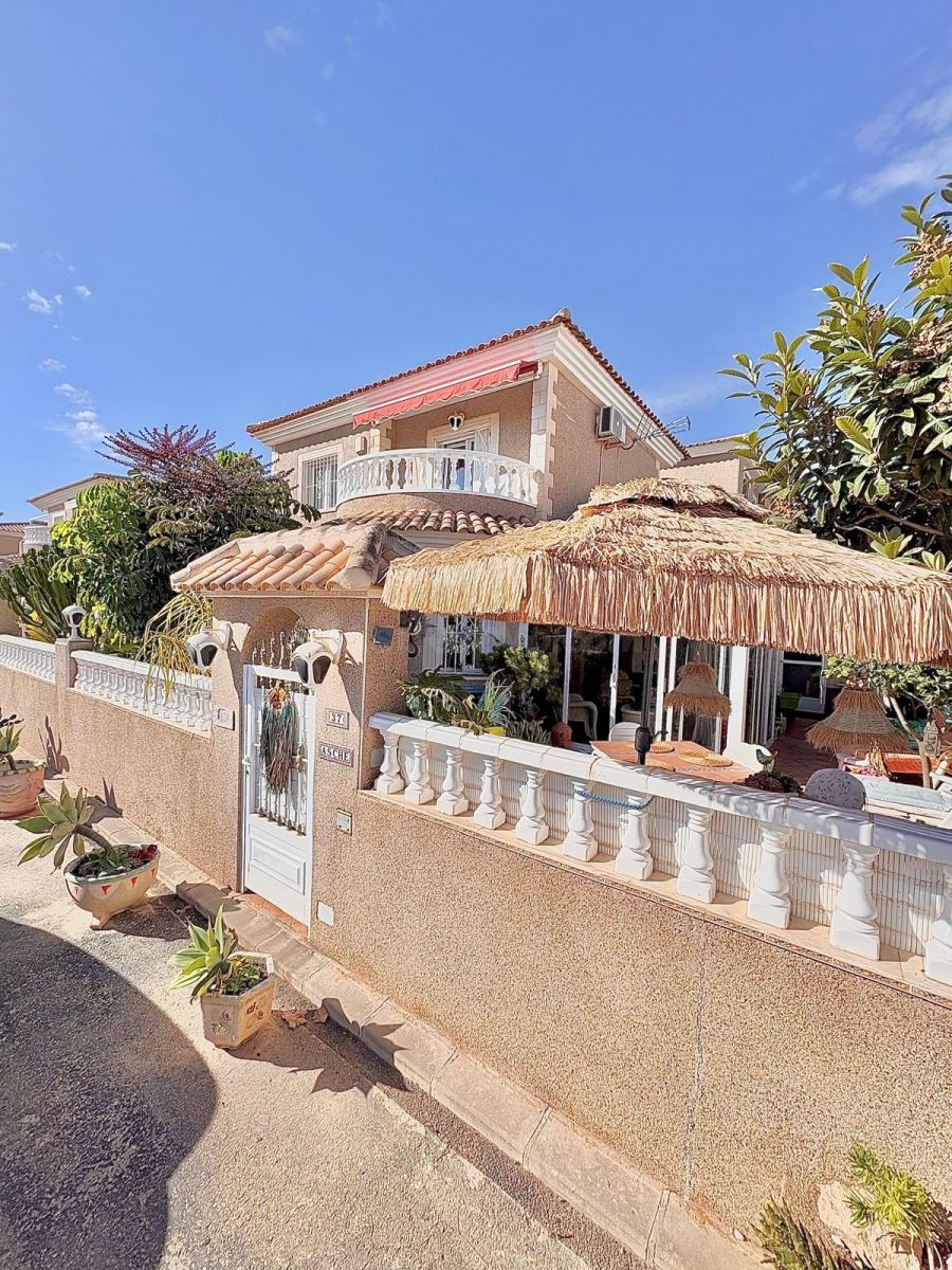 Encantadora casa independiente de estilo español con vistas  - foto 2