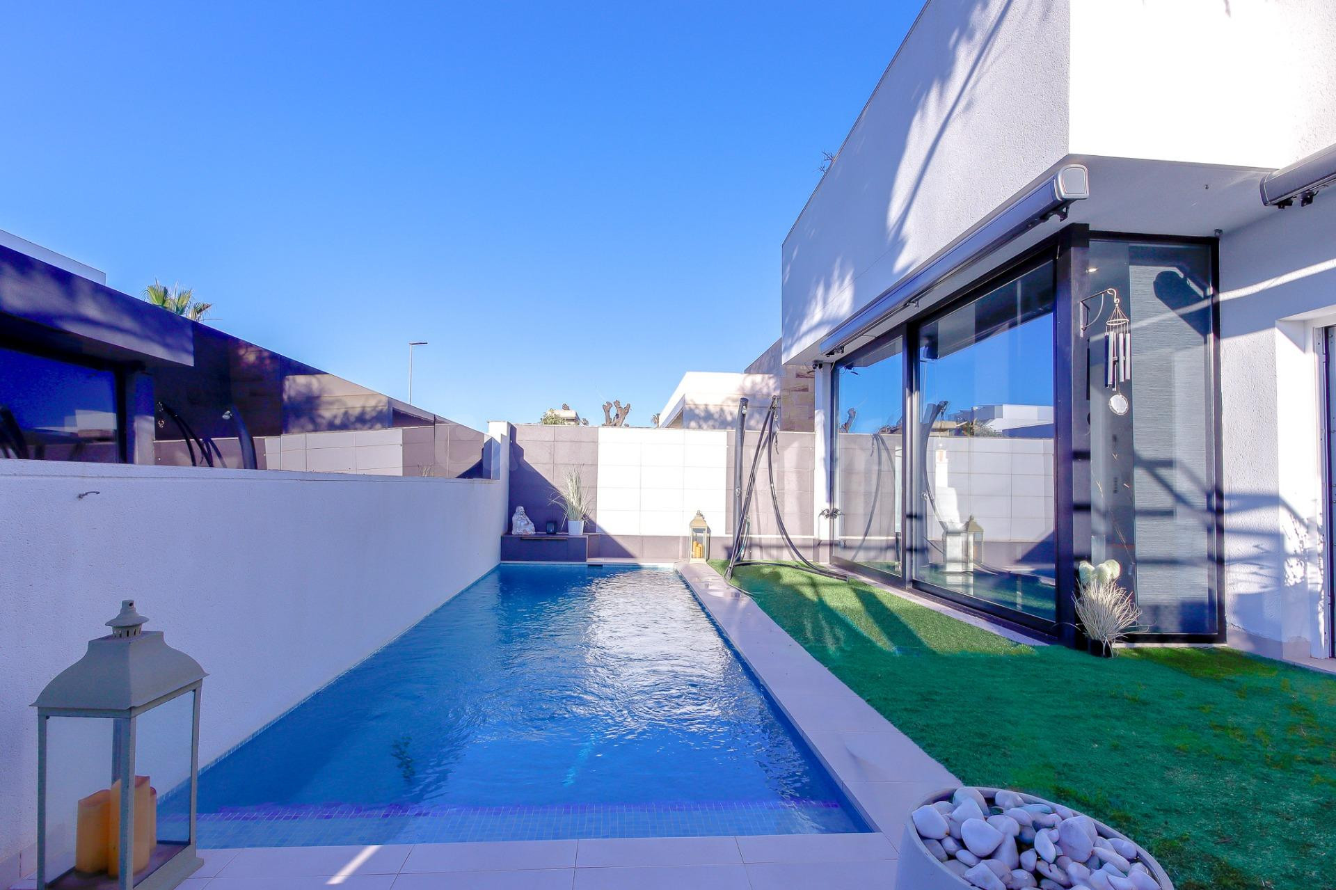 SE ALQUILA POR TEMPORADAS VILLA EN SANTIAGO DE LA RIBERA + P - foto 3