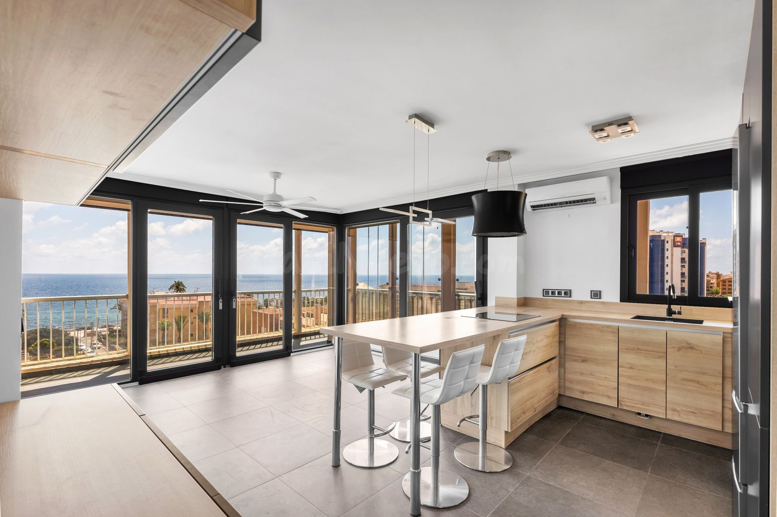 APARTAMENTO DE 1 DORMITORIO 1 BAÑO EN PUNTA PRIMA (ORIHUELA COSTA)