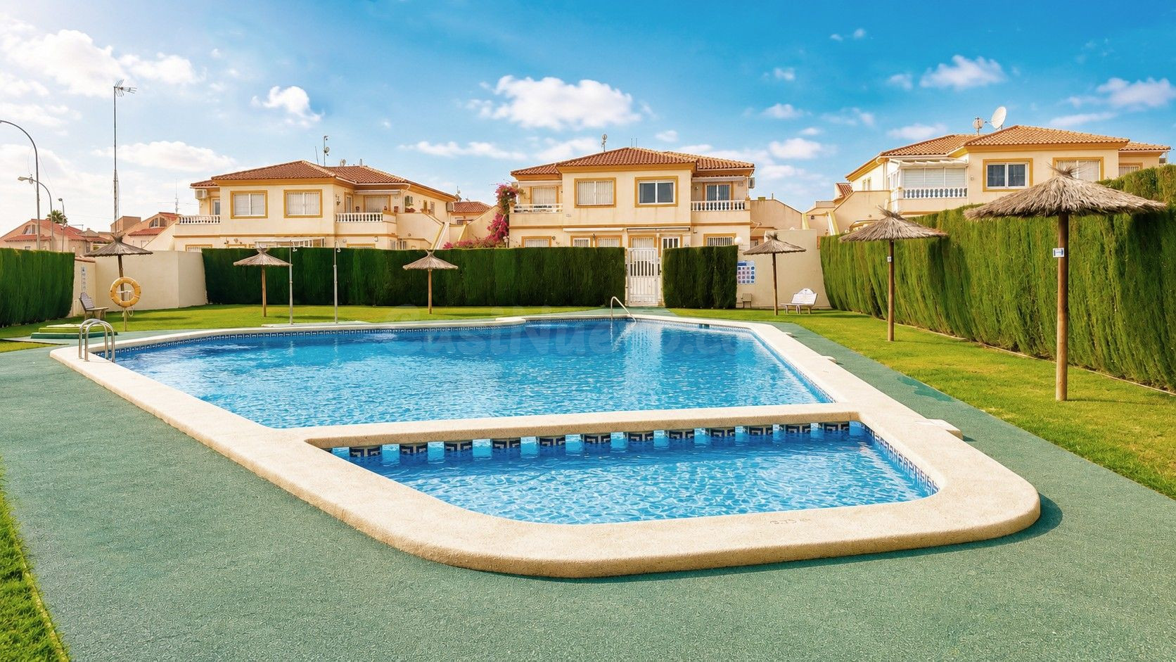 APARTAMENTO DE 2 DORMITORIOS Y 1 BAÑO EN PLAYA FLAMENCA (ORIHUELA COSTA)