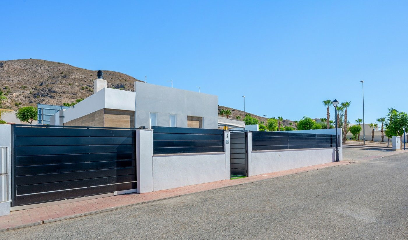 VILLA DE 4 DORMITORIOS Y 2 BAÑOS EN FORTUNA (MURCIA) - foto 5
