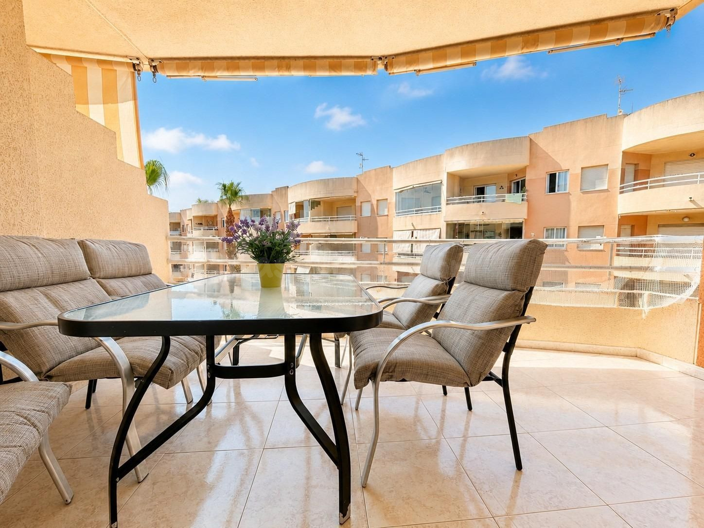 APARTAMENTO DE 2 DORMITORIOS Y 1 BAÑO EN CAMPOAMOR ( ORIHUELA COSTA )
