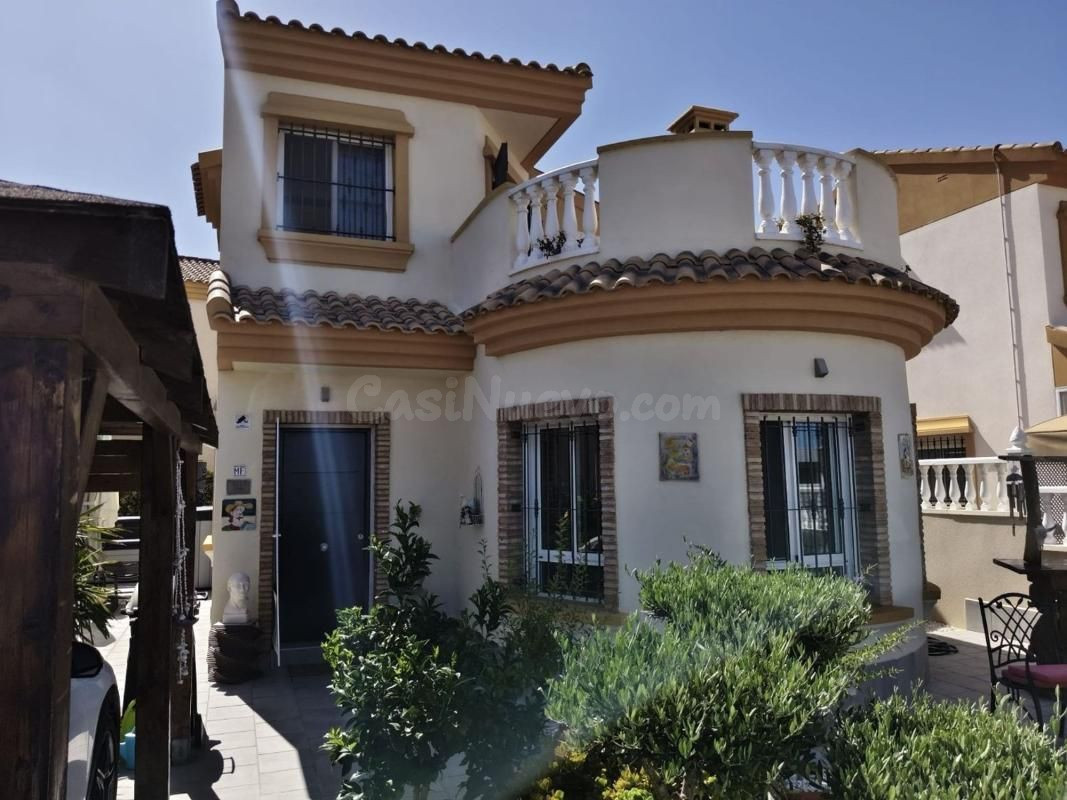 Casa 3 habitaciones 200m² en venta - EL RASO