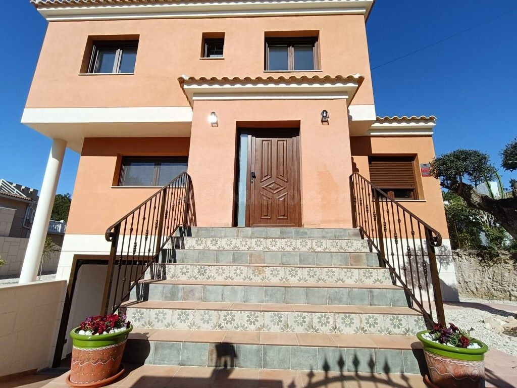 Villa 5 habitaciones 256m² en venta - Zona Pueblo - foto 4