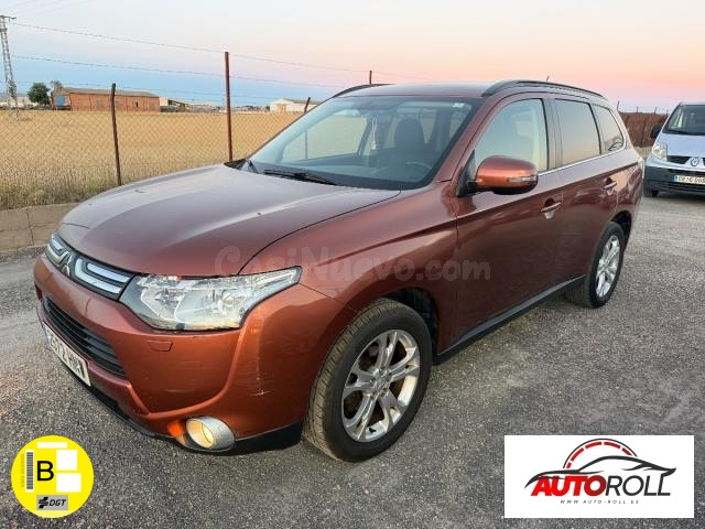MITSUBISHI - Outlander - 220 DI-D Motion Aut.