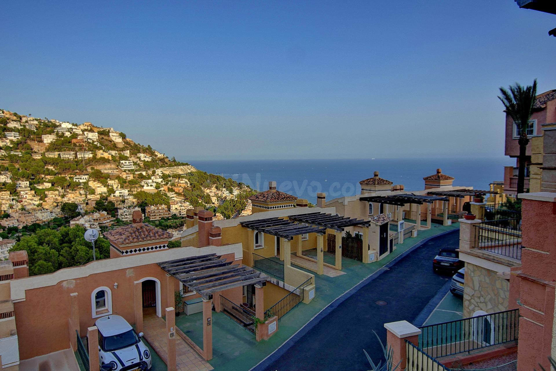 Adosado con vistas al mar cerca de Altea Hills