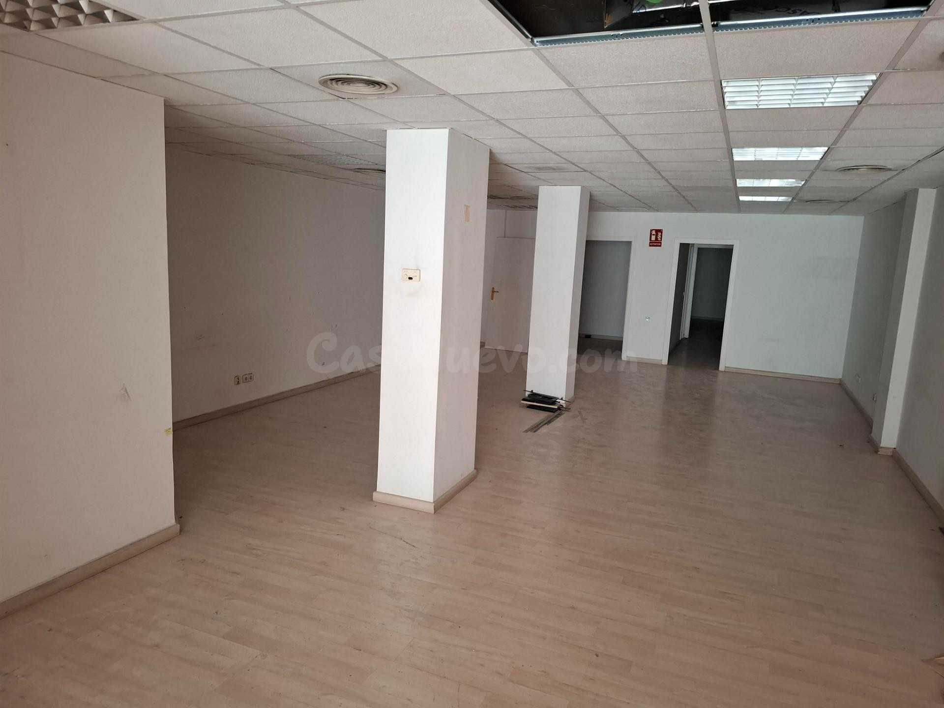 Local comercial 194m² en alquiler - Ensanche-Diputación - foto 3
