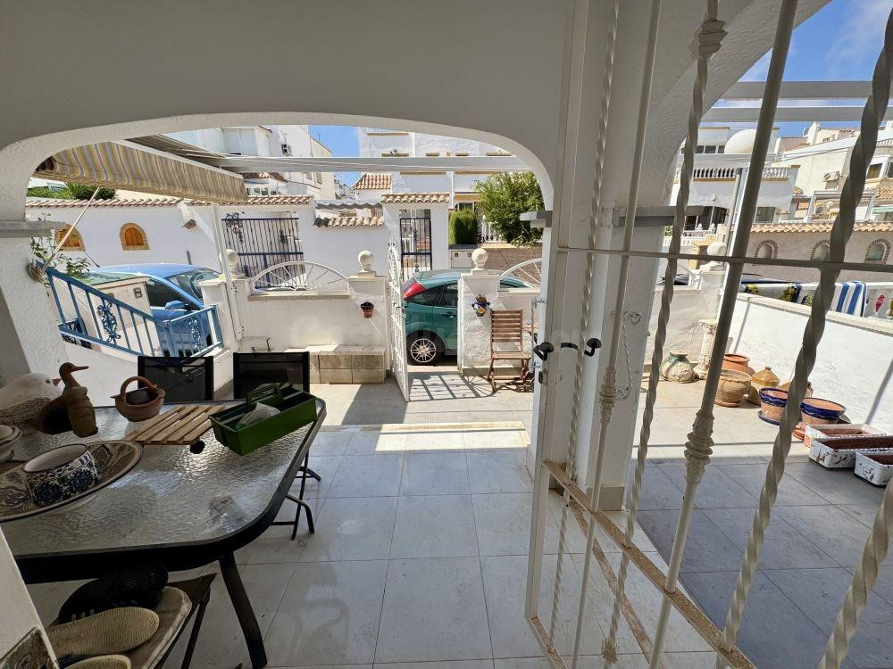 APARTAMENTO EN PLANTA BAJA DE 3 habitaciones CON AMPLIA TERR - foto 2