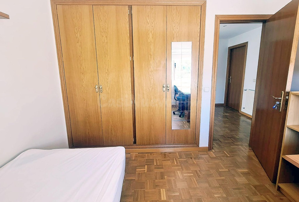 EN ALQUILER ÚLTIMAS habitaciones PARA ESTUDIANTES EN CHALET  - foto 2