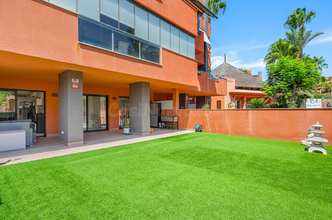 APARTAMENTO DE 2 DORMITORIOS Y 2 BAÑOS EN ORIHUELA COSTA - foto 2