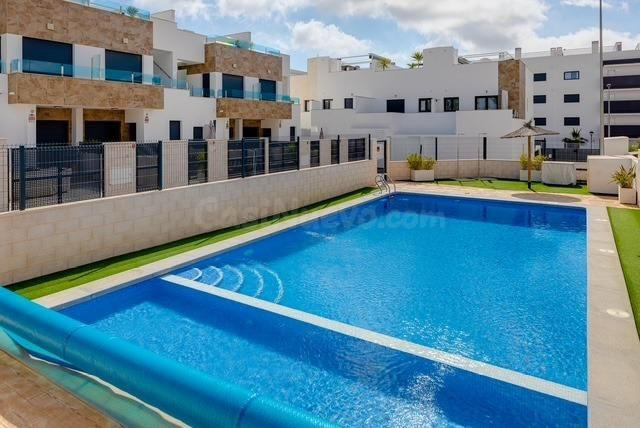 ADOSADO DE 3 DORMITORIOS Y 3 BAÑOS EN ORIHUELA COSTA (LAS FI - foto 3