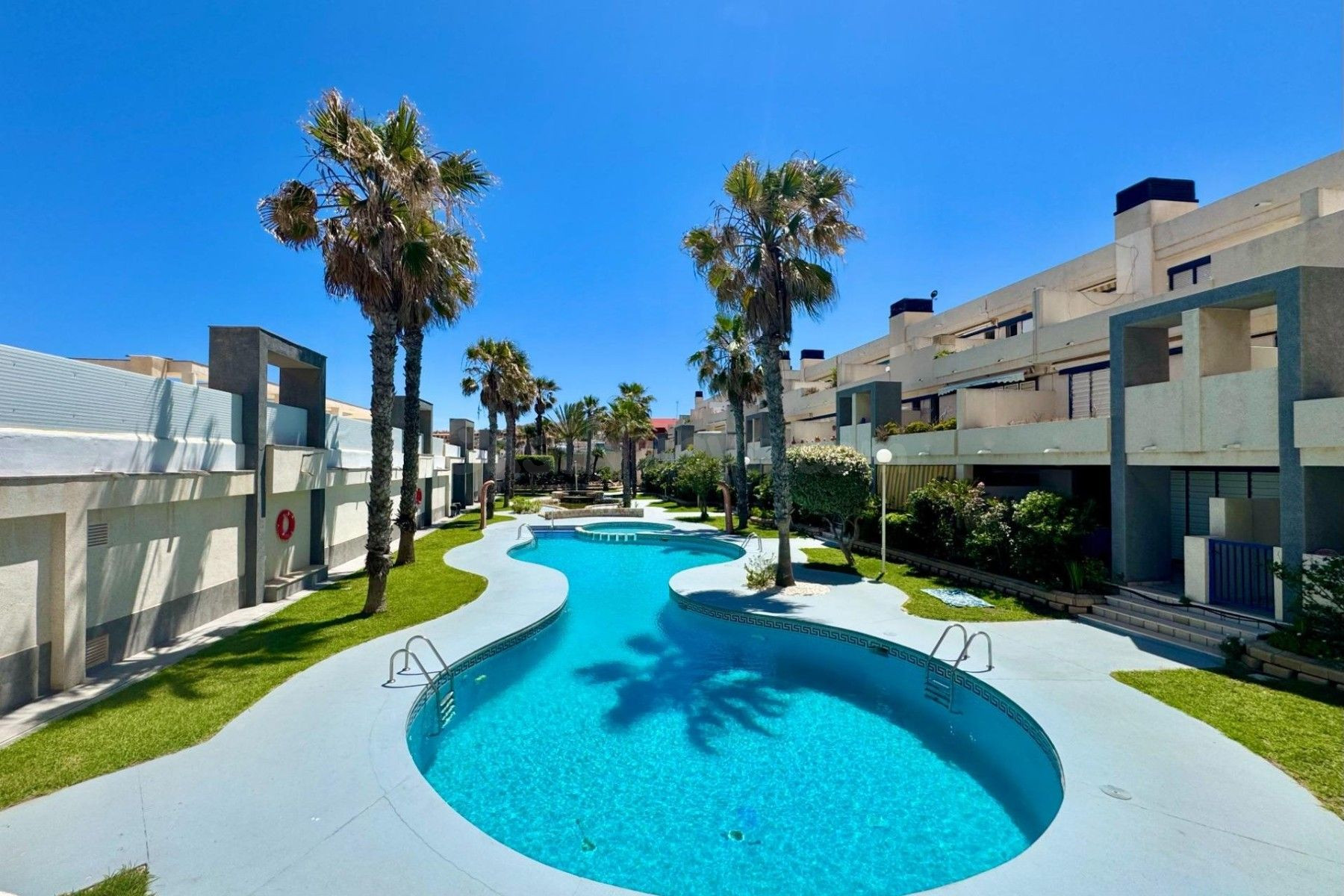 APARTAMENTO DE 2 DORMITORIOS 1 BAÑO EN TORREVIEJA (LA MATA) - foto 3