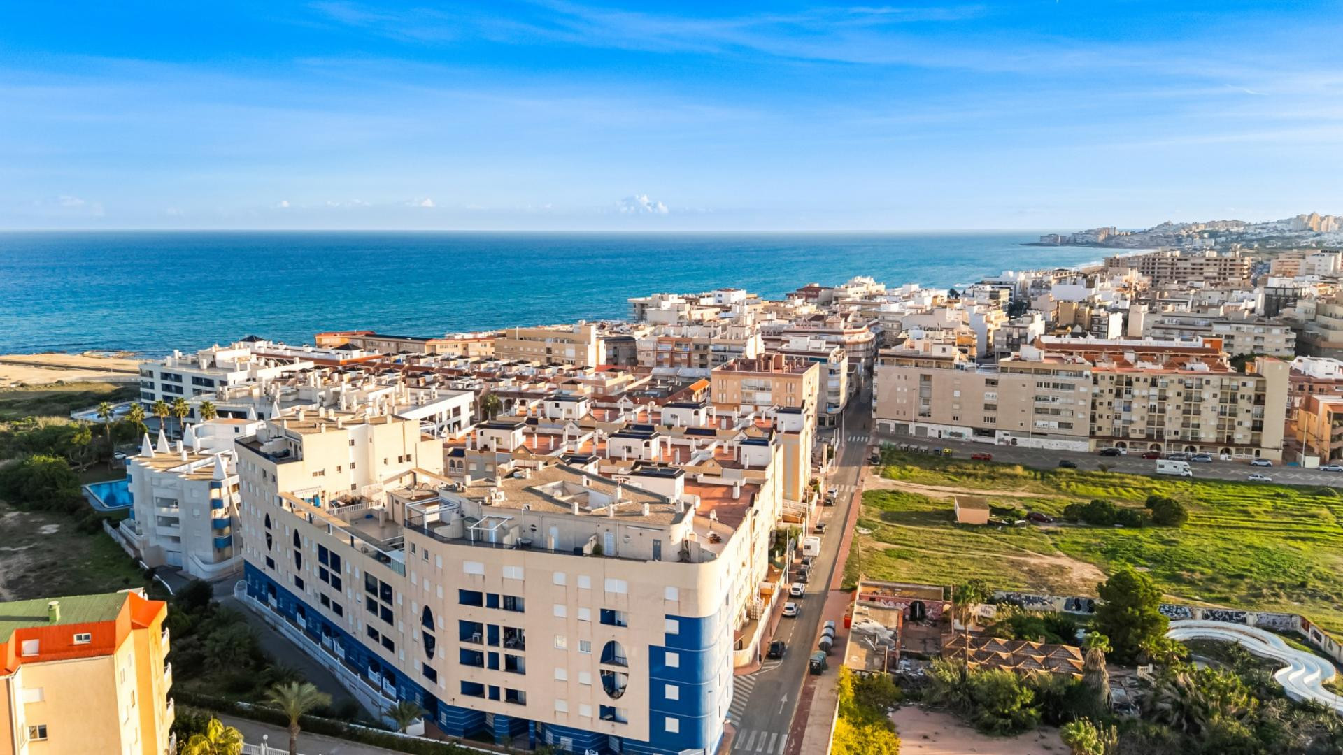 APARTAMENTO DE 2 DORMITORIOS 1 BAÑO EN LA MATA (TORREVIEJA) - foto 4