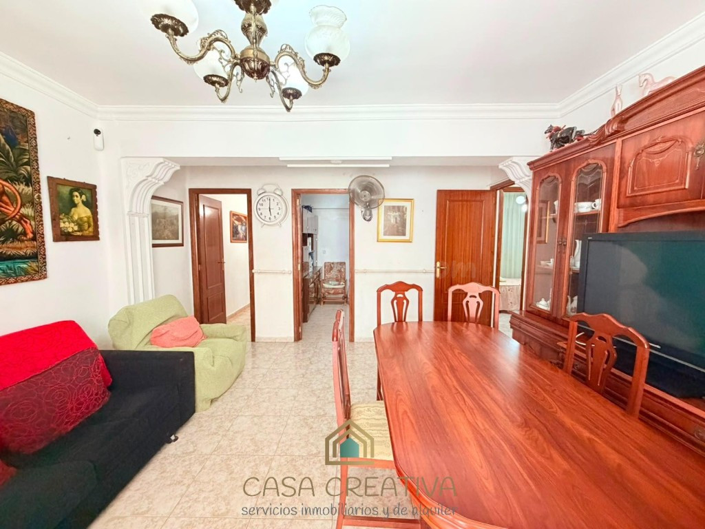 PISO EN VENTA EN GANDIA – AMPLIO, AMUEBLADO Y CON BALCÓN – 1 - foto 2