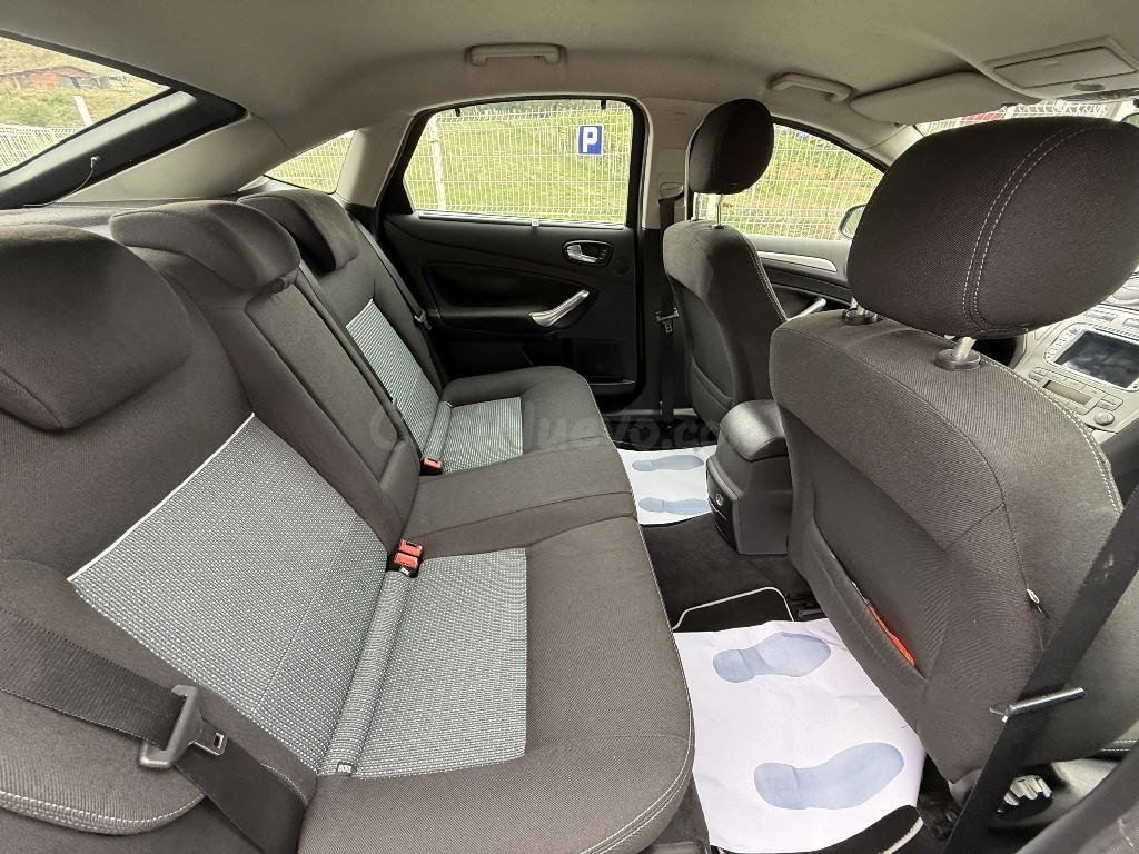 Ford Mondeo - foto 5