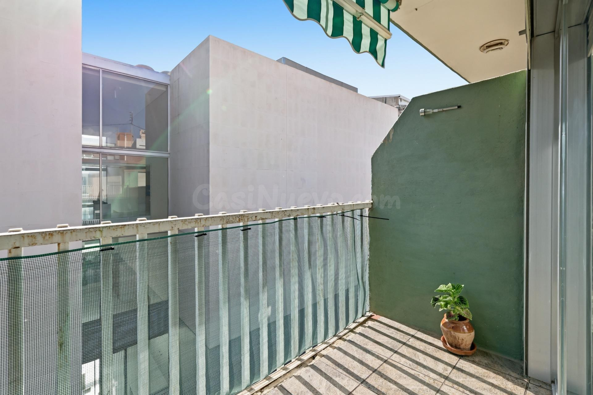 Piso de 114 m2 construidos con 3 habitaciones, balcón y tras - foto 5
