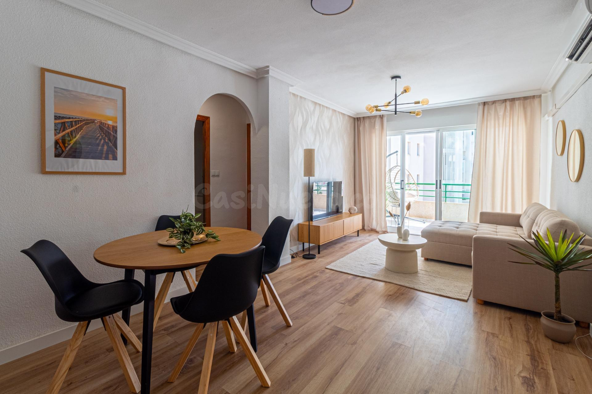 A 50 metros de la playa de La Mata | Apartamento reformado con vistas laterales al mar