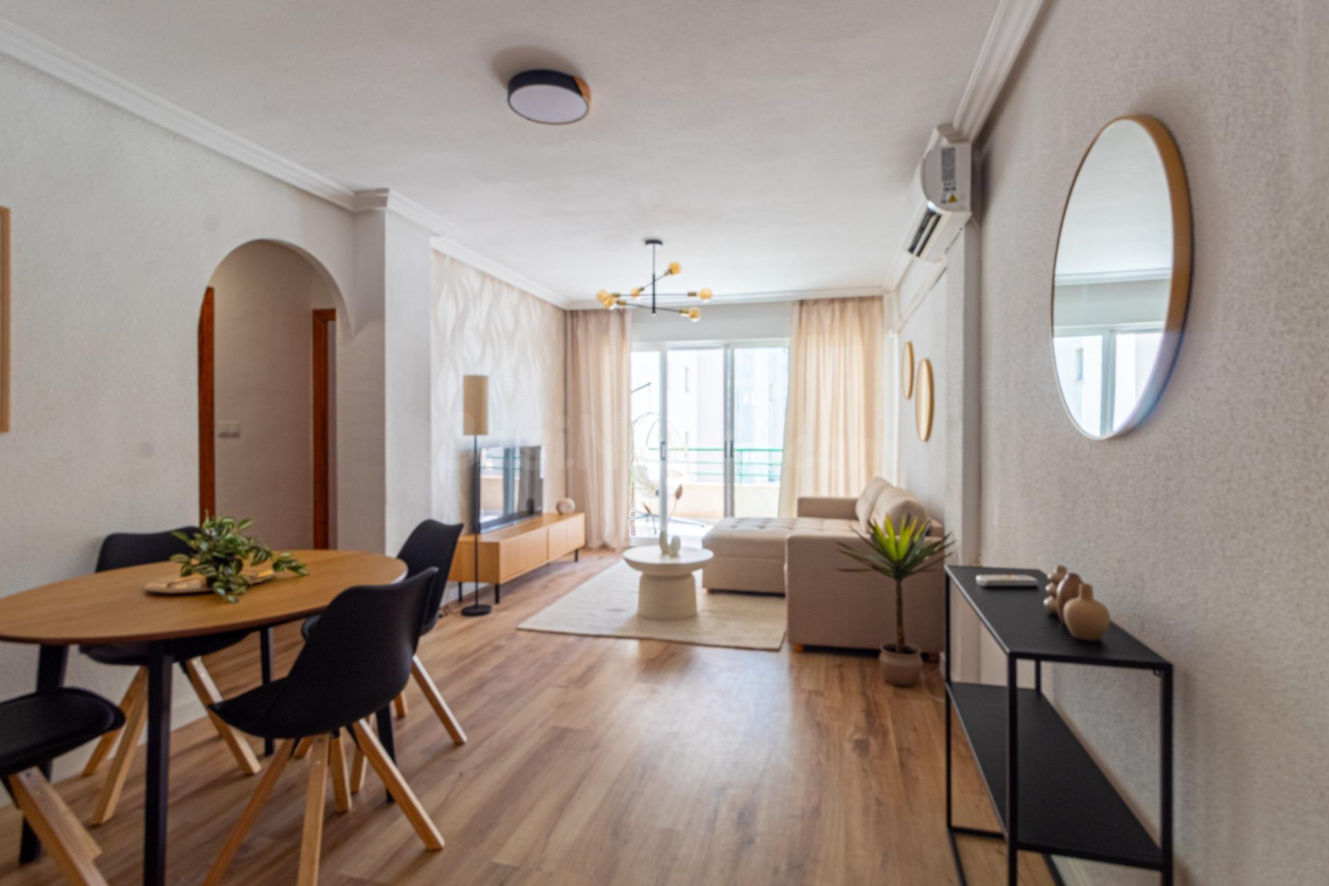 A 50 metros de la playa de La Mata | Apartamento reformado c - foto 3
