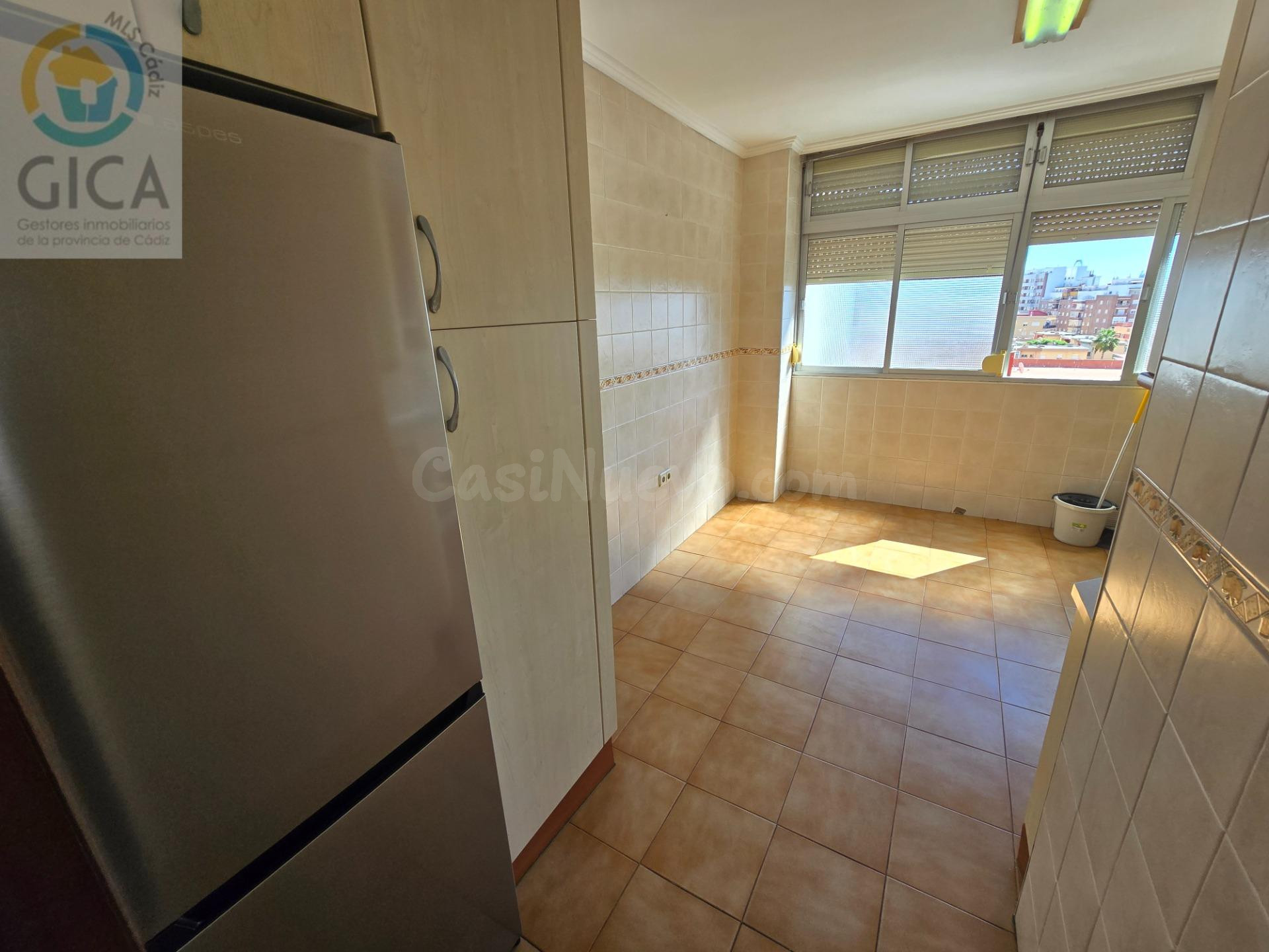 Fantástico piso en las Fuerzas Armadas de Algeciras - foto 5