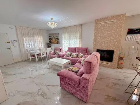 SE VENDE IMPRESIONANTE CHALET EN TORRE DE LA HORADADA - foto 2
