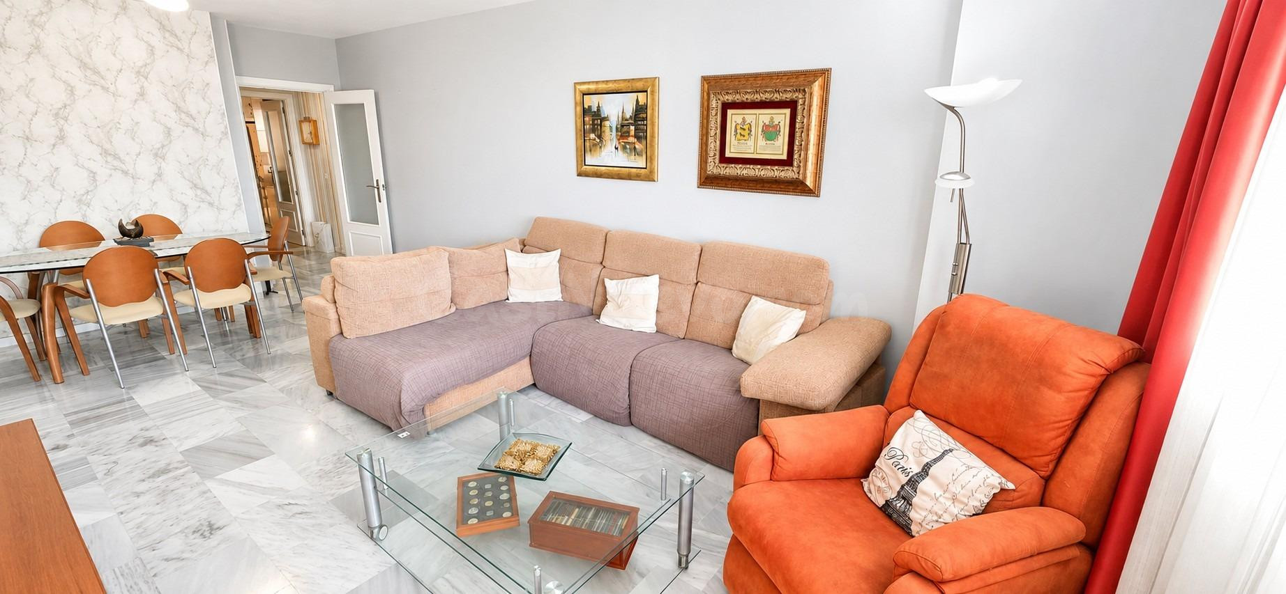 Amplio Apartamento de 3 Dormitorios en Arroyo de la Miel, Be - foto 3