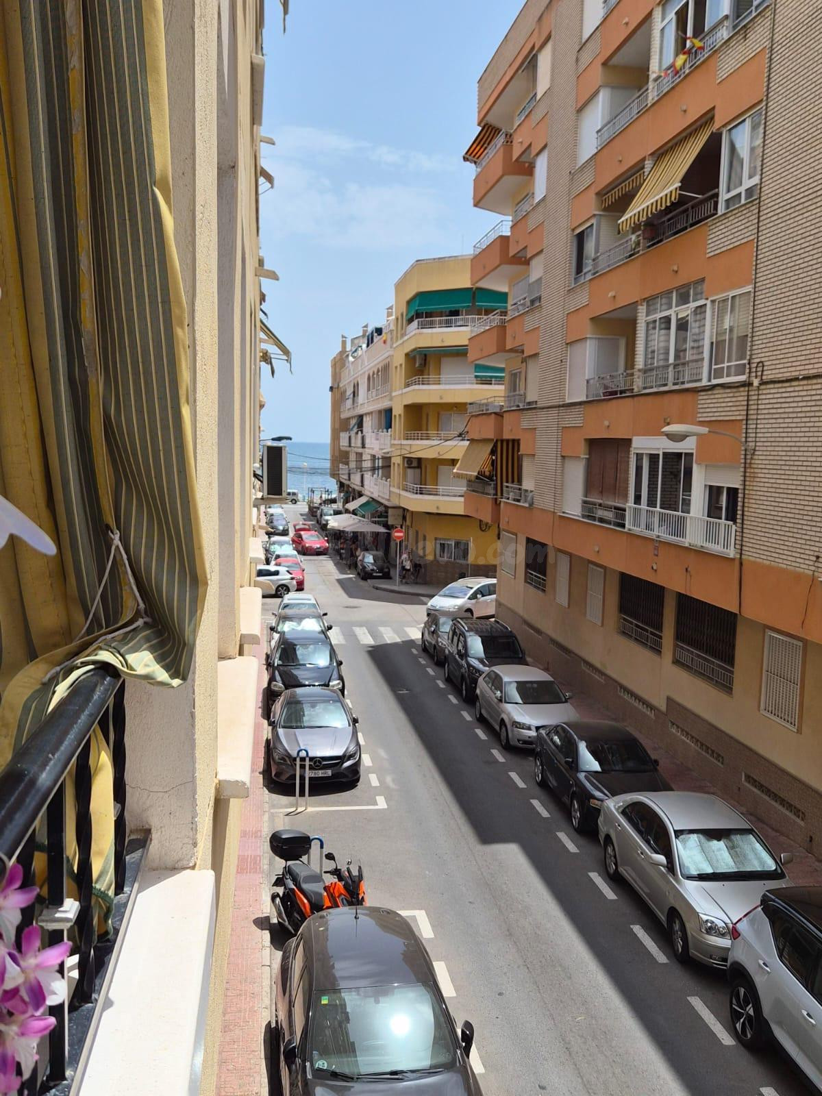 APARTAMENTO EN ESQUINA A 250 METROS DE PLAYA DE LOS LOCOS - foto 2