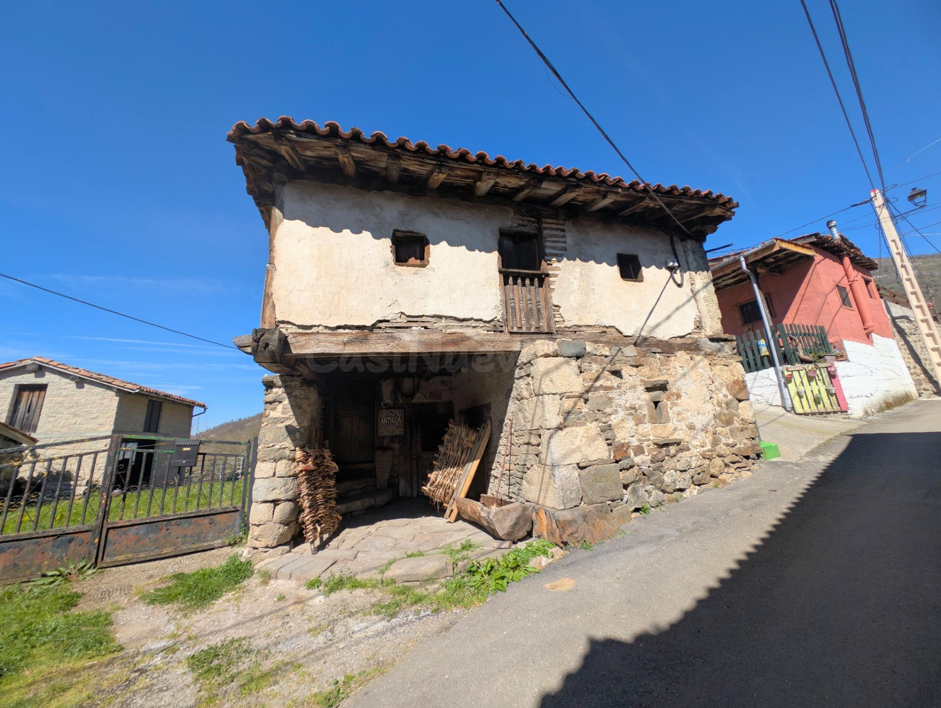 CASA DE PIEDRA CON ESENCIA ASTURIANA Y HUERTA - EN EL PINO, ALLER