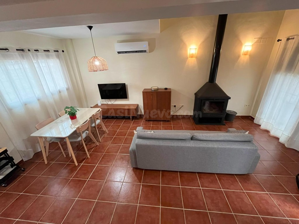 Bonita casa adosada en El Ronquillo con Licencia Turística!! - foto 4