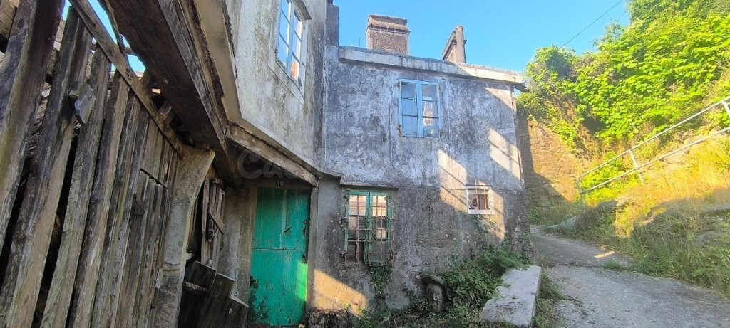 Casa de piedra con potencial a precio increíble - foto 4