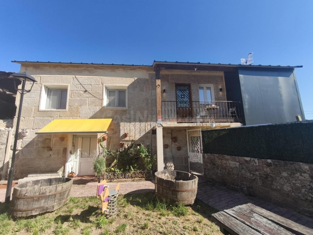 Casa de piedra con piscina y encanto en O Carballiño