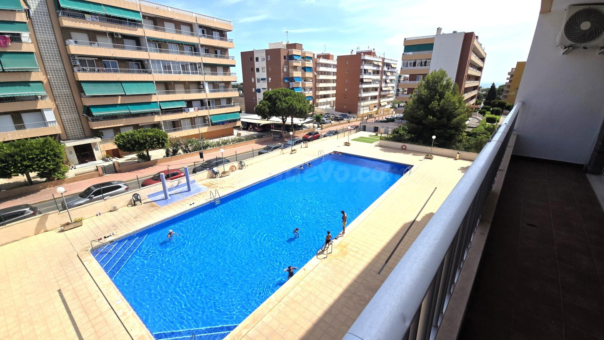 Apartamento reformado en Punta Prima, Torrevieja